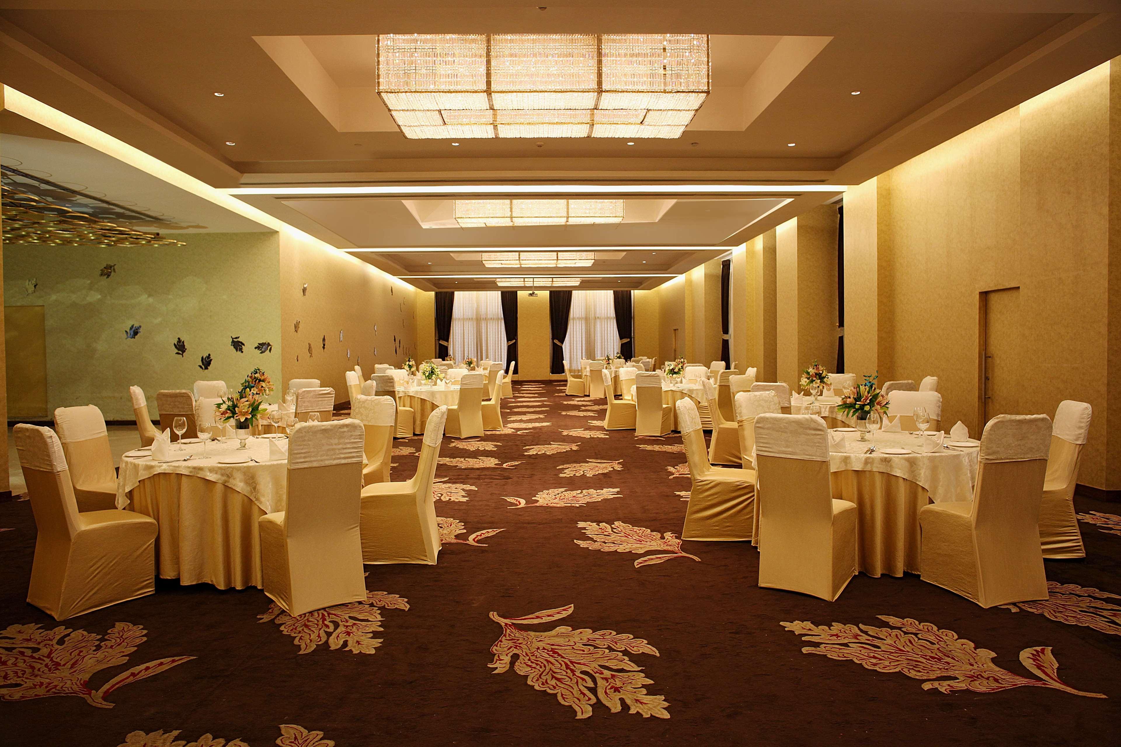 Radisson Blu Hotel New Delhi Dwarka Exterior foto The ballroom