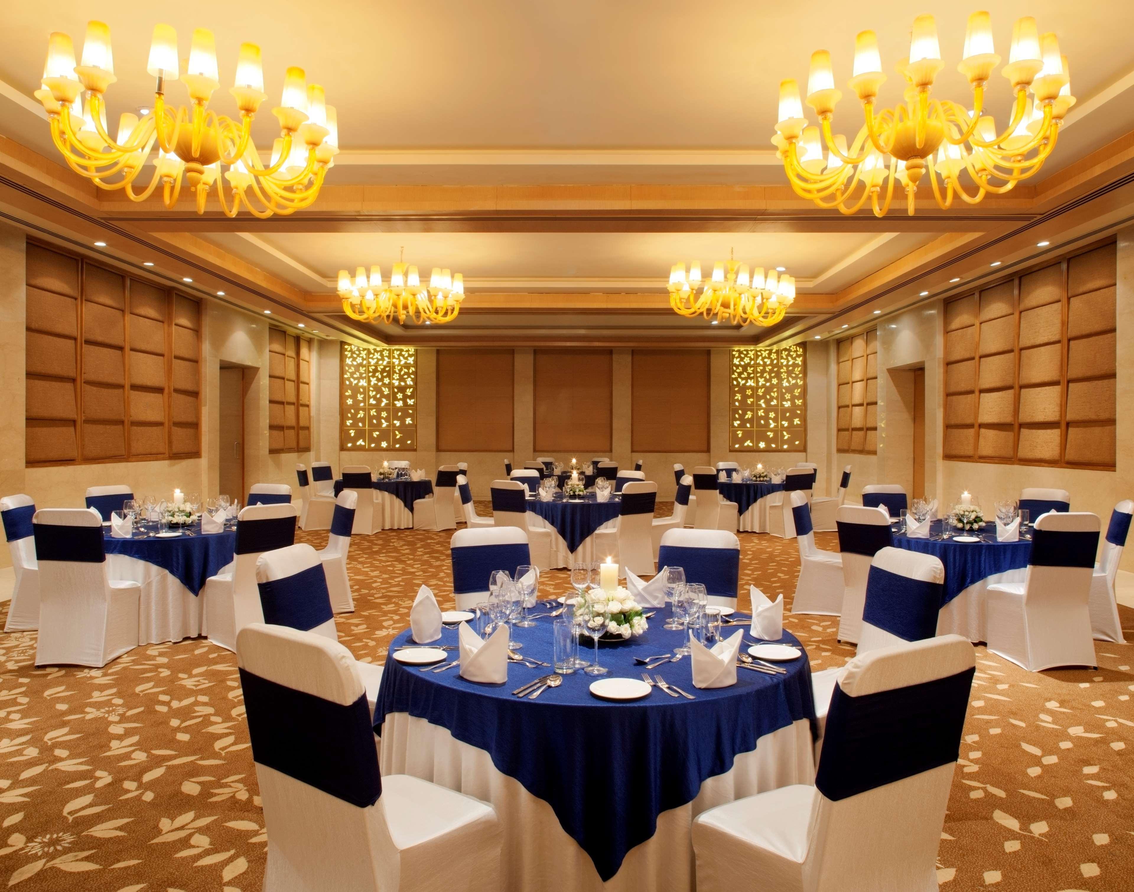 Radisson Blu Hotel New Delhi Dwarka Restaurante foto The Imperial Ball Room
