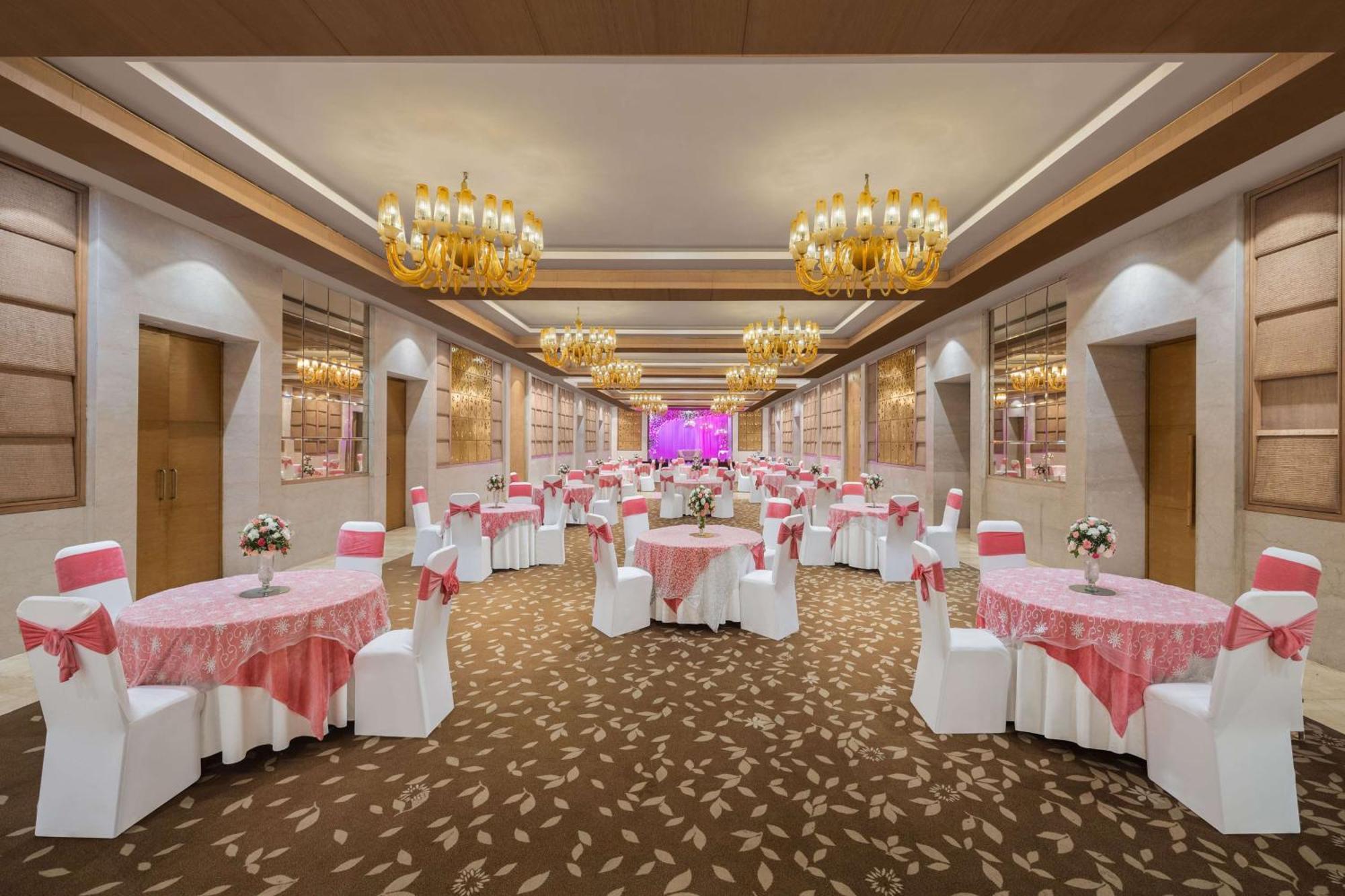 Radisson Blu Hotel New Delhi Dwarka Exterior foto The Grand Ballroom