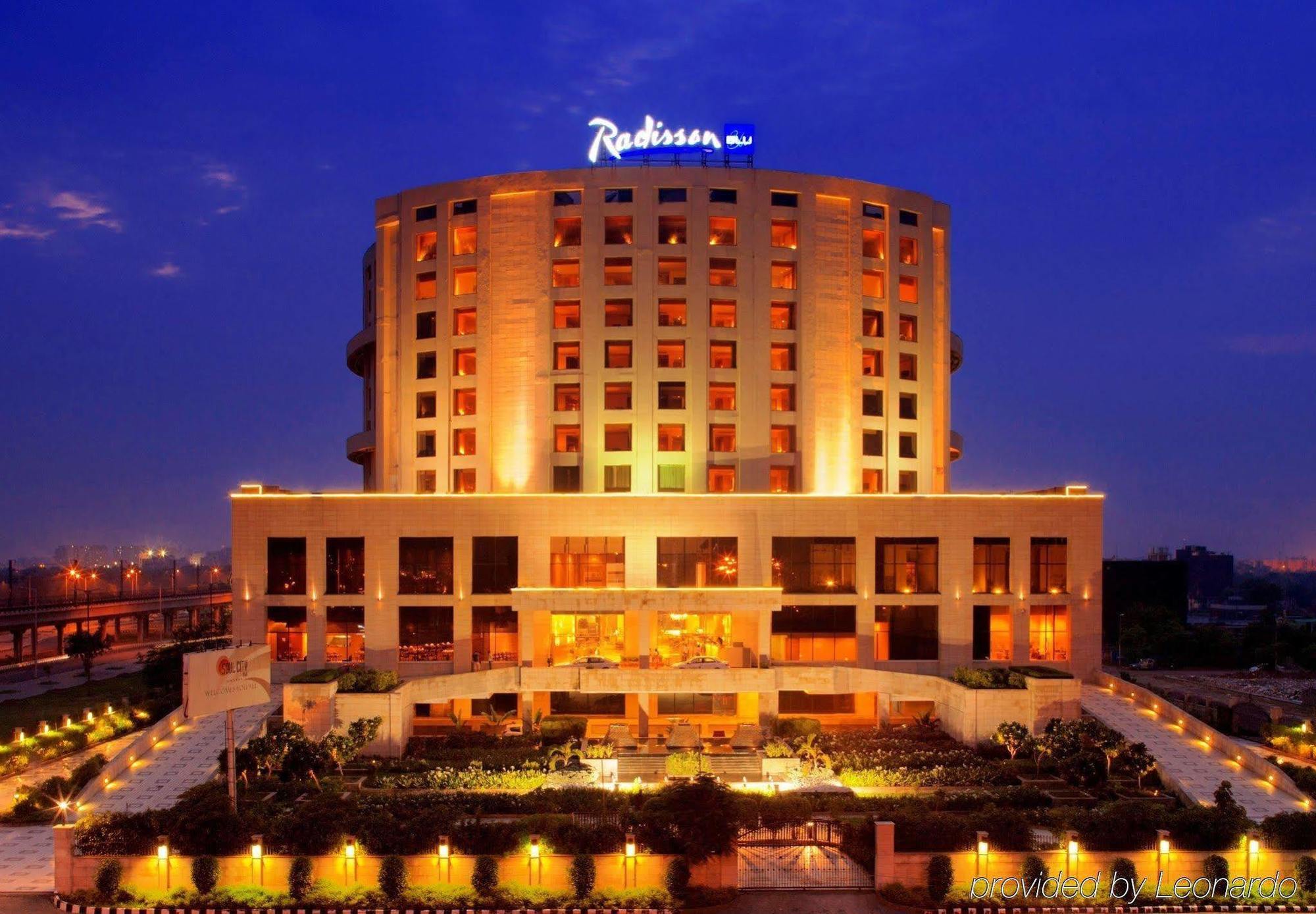 Radisson Blu Hotel New Delhi Dwarka Exterior foto Radisson Blu Hotel, Faridabad